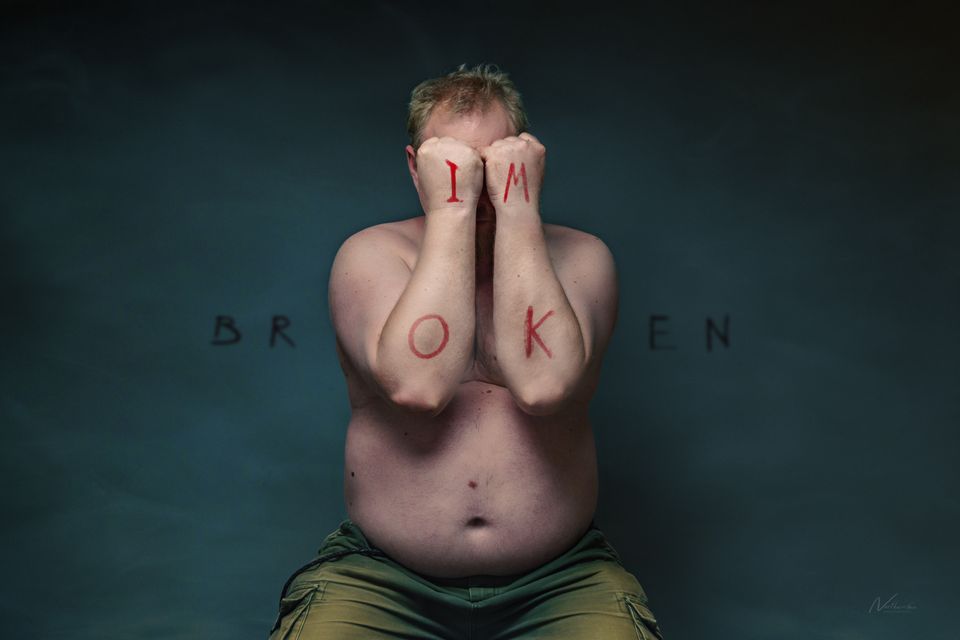 Kunstneren, der kalder sig Northernform, skaber tankevækkende og til tider rystende billeder af menneskelivet Northernform